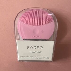 BNIB - FOREO Luna Mini 2 in Soft Pink | Skin Care